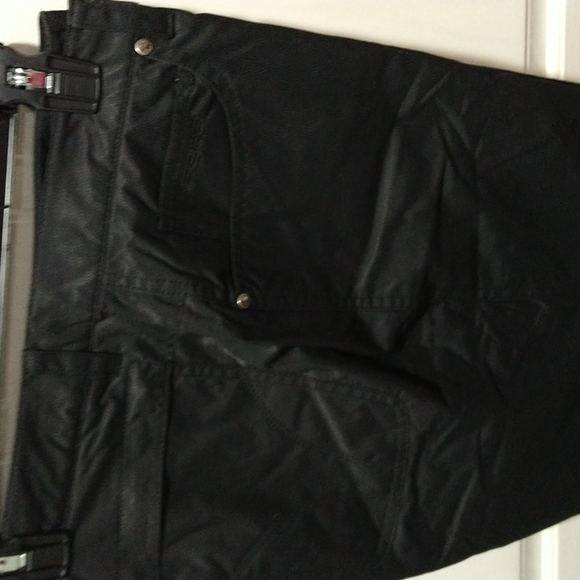 FERA Women's Ski Pants in Black - Picture 5 of 10